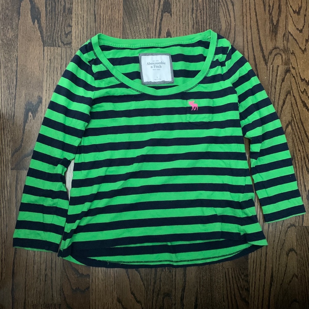 2/$15 Abercrombie and Fitch Women’s 3/4 Sleeve Top